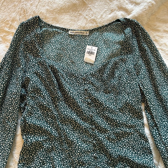 New abercrombie long sleeve - Picture 2 of 4